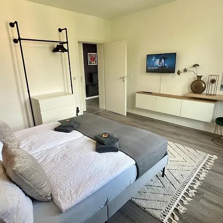 Bostel 2- Modernes In Meiderich, 4,7 Km Hbf, U-bahn 250m, Flughafen Duesseldorf 28 Km, Landschaftspark 2,9 Km, 5 Gehminuten Von Herzklinik Entfernt شقة دوسبرغ