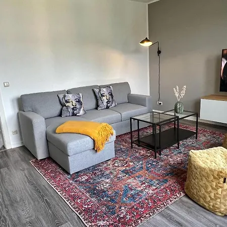 2- Modernes In Meiderich, 4,7 Km Hbf, U-bahn 250m, Flughafen Duesseldorf 28 Km, Landschaftspark 2,9 Km, 5 Gehminuten Von Herzklinik Entfernt Apartmán