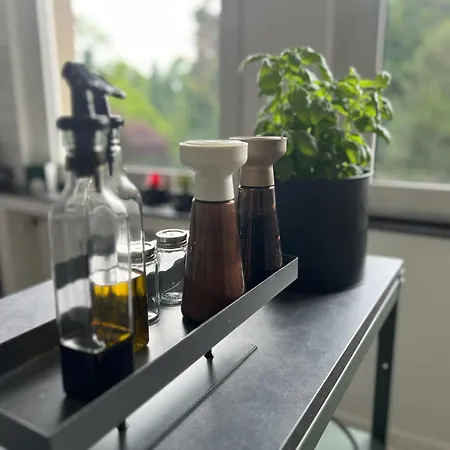 Apartmán 2- Modernes In Meiderich, 4,7 Km Hbf, U-bahn 250m, Flughafen Duesseldorf 28 Km, Landschaftspark 2,9 Km, 5 Gehminuten Von Herzklinik Entfernt *