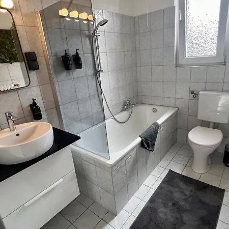 Bostel 2- Modernes In Meiderich, 4,7 Km Hbf, U-bahn 250m, Flughafen Duesseldorf 28 Km, Landschaftspark 2,9 Km, 5 Gehminuten Von Herzklinik Entfernt شقة دوسبرغ