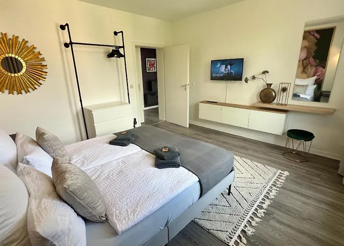 2- Modernes In Meiderich, 4,7 Km Hbf, U-bahn 250m, Flughafen Duesseldorf 28 Km, Landschaftspark 2,9 Km, 5 Gehminuten Von Herzklinik Entfernt Apartmán Duisburg