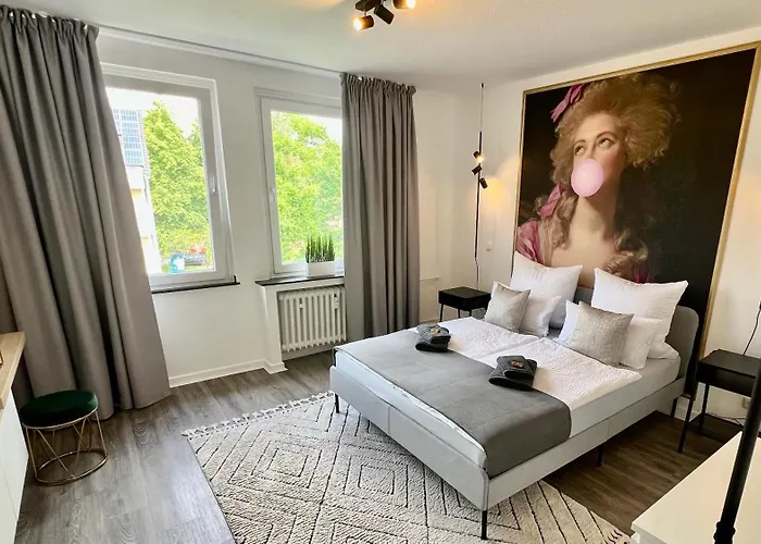 2- Modernes In Meiderich, 4,7 Km Hbf, U-bahn 250m, Flughafen Duesseldorf 28 Km, Landschaftspark 2,9 Km, 5 Gehminuten Von Herzklinik Entfernt Duisburg