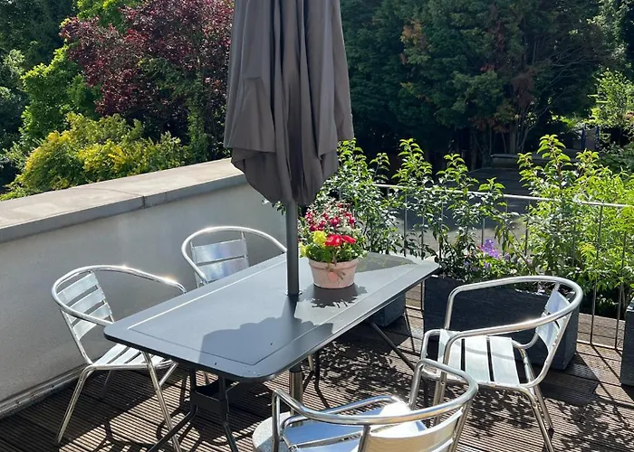 Apartmán 2- Modernes In Meiderich, 4,7 Km Hbf, U-bahn 250m, Flughafen Duesseldorf 28 Km, Landschaftspark 2,9 Km, 5 Gehminuten Von Herzklinik Entfernt *